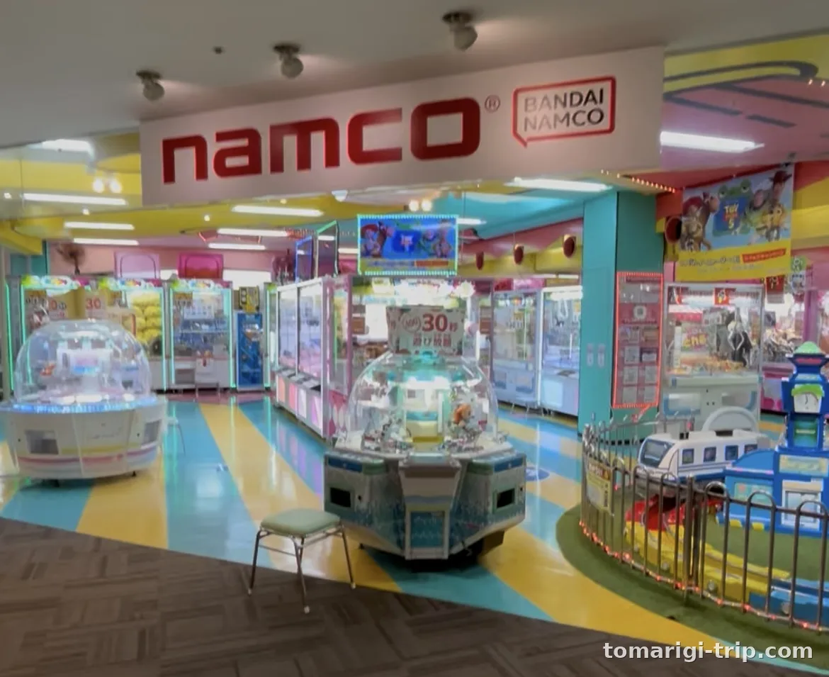 ホテル内にあるナムコの入口。プール後の第2ラウンド会場です