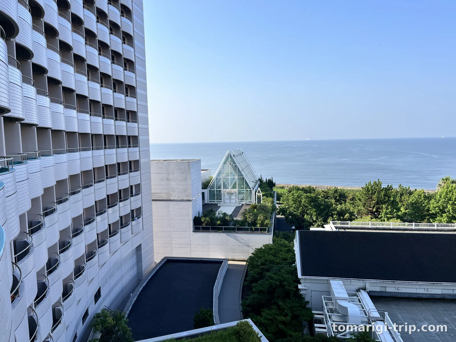 朝の眺め。海・ガーデンプール・ガラスのチャペルまで見渡せます