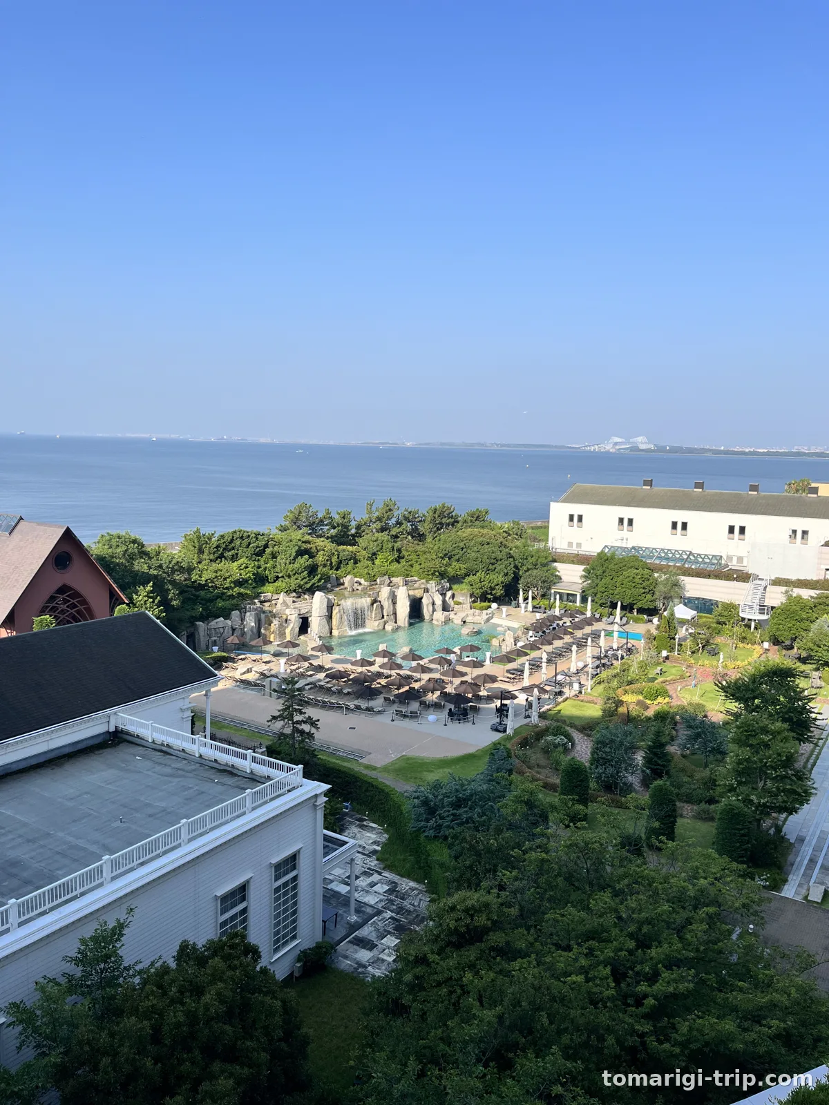 朝の眺め。海・ガーデンプール・ガラスのチャペルまで見渡せます