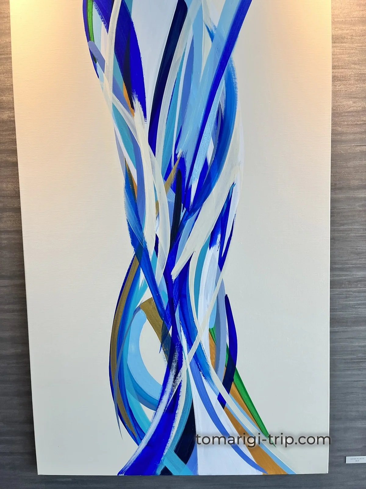 ホテル館内のいろいろなところに素敵な絵が飾られていました