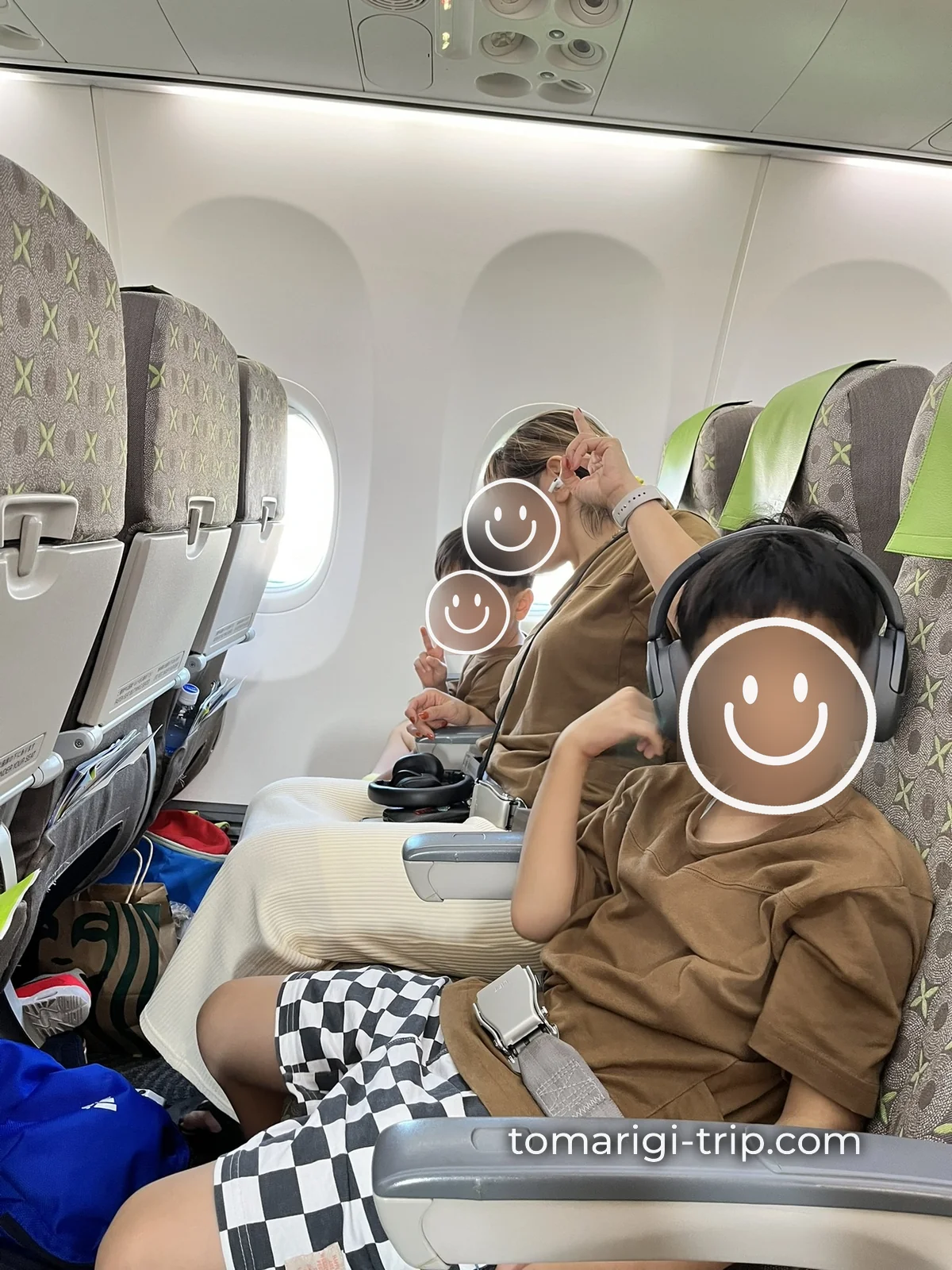 行きはソラシドエア、帰りはANA。子どもたちは機内でも元気でした